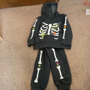 Skeleton Halloween hoodie and sweatpants